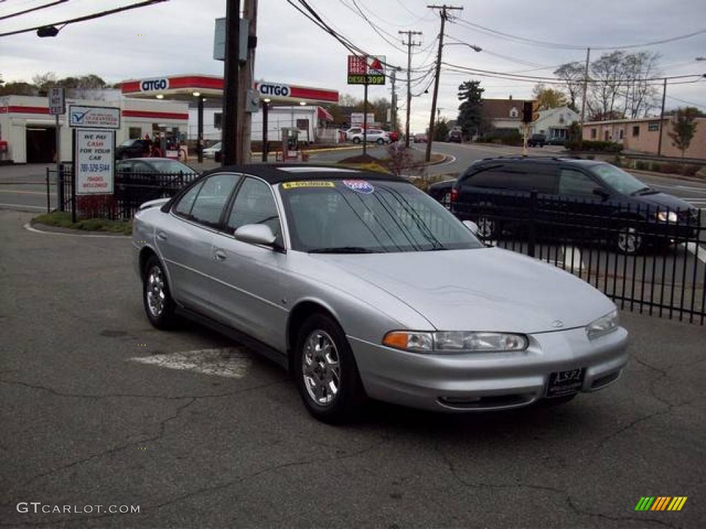 2001 Intrigue GLS - Sterling Metallic / Dark Gray photo #7