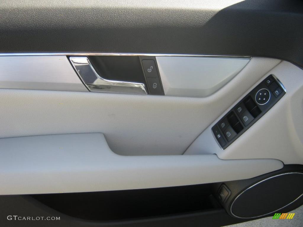 2011 Mercedes-Benz C 300 Sport Grey/Black Door Panel Photo #39421962