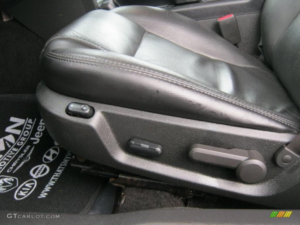 2006 Mustang V6 Premium Coupe - Black / Dark Charcoal photo #9