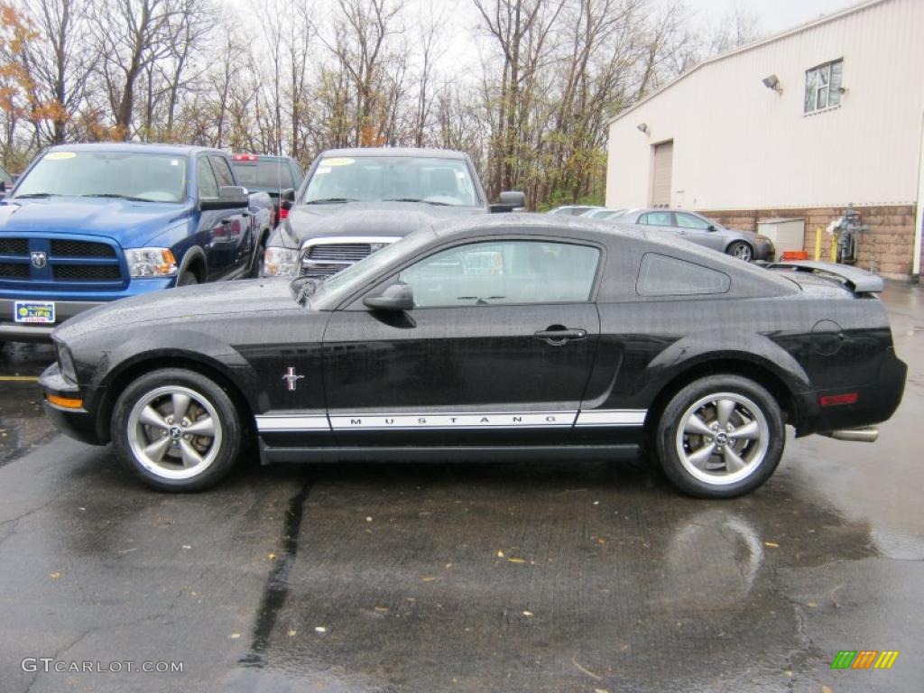 2006 Mustang V6 Premium Coupe - Black / Dark Charcoal photo #19
