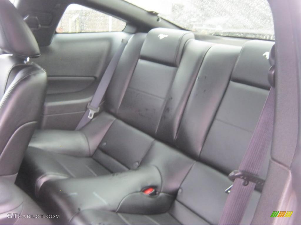 2006 Mustang V6 Premium Coupe - Black / Dark Charcoal photo #26