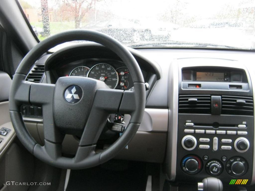 2006 Mitsubishi Galant ES Beige Dashboard Photo #39422918