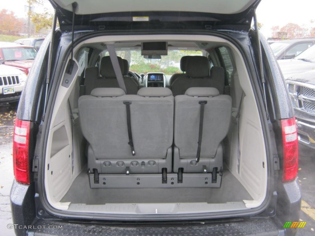 2008 Dodge Grand Caravan SXT Trunk Photo #39423742