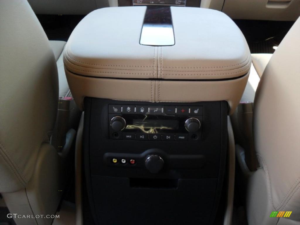 2011 Cadillac Escalade Luxury AWD Controls Photo #39423758