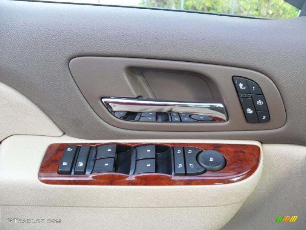 2011 GMC Yukon SLT 4x4 Controls Photo #39424031