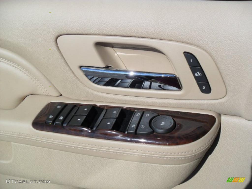2011 Cadillac Escalade Luxury AWD Controls Photo #39424494