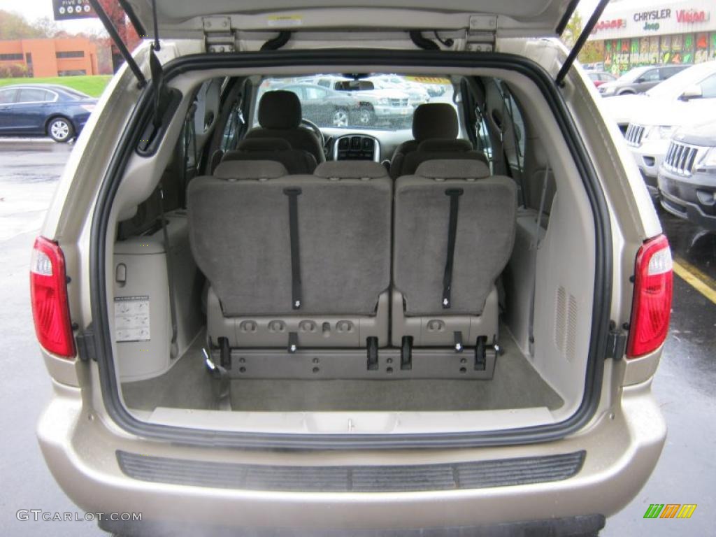 2006 Chrysler Town & Country Touring Trunk Photo #39424634
