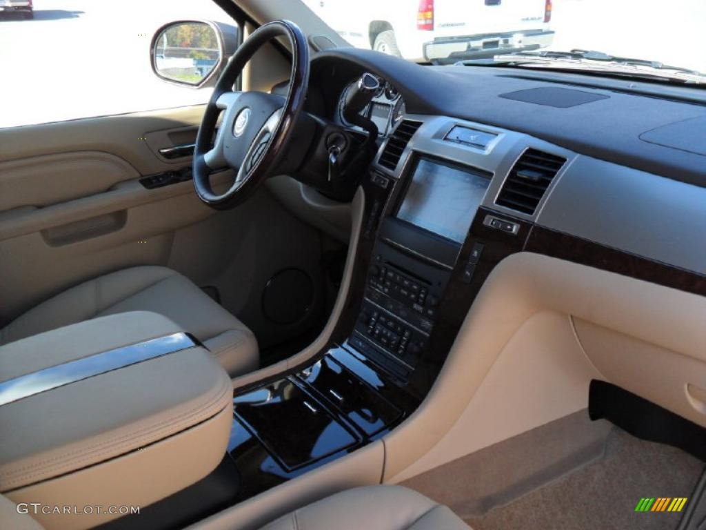 2011 Cadillac Escalade Luxury AWD Cashmere/Cocoa Dashboard Photo #39424714