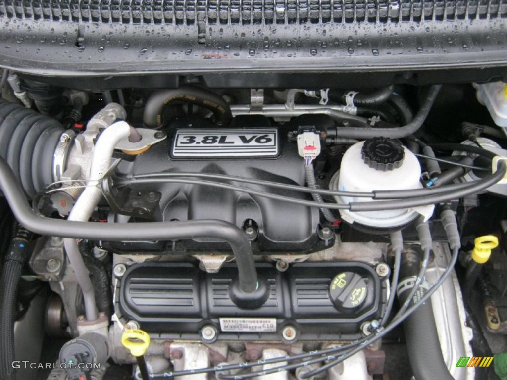 2006 Chrysler Town & Country Touring 3.8L OHV 12V V6 Engine Photo #39424762