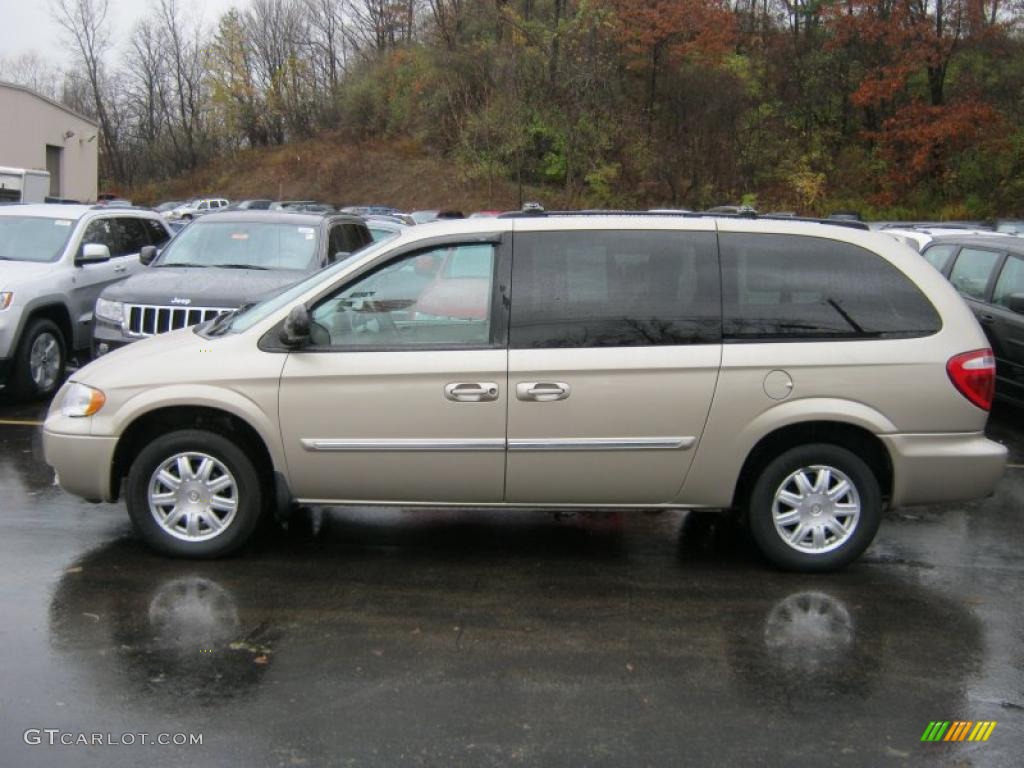 Linen Gold Metallic 2006 Chrysler Town & Country Touring Exterior Photo #39424798