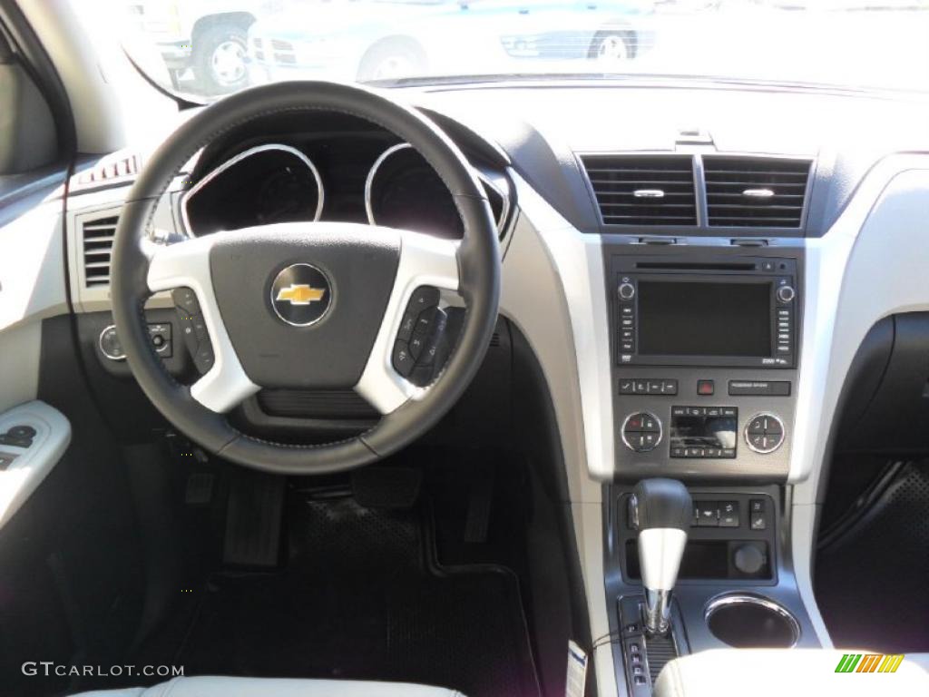 2011 Chevrolet Traverse LTZ Light Gray/Ebony Dashboard Photo #39425130