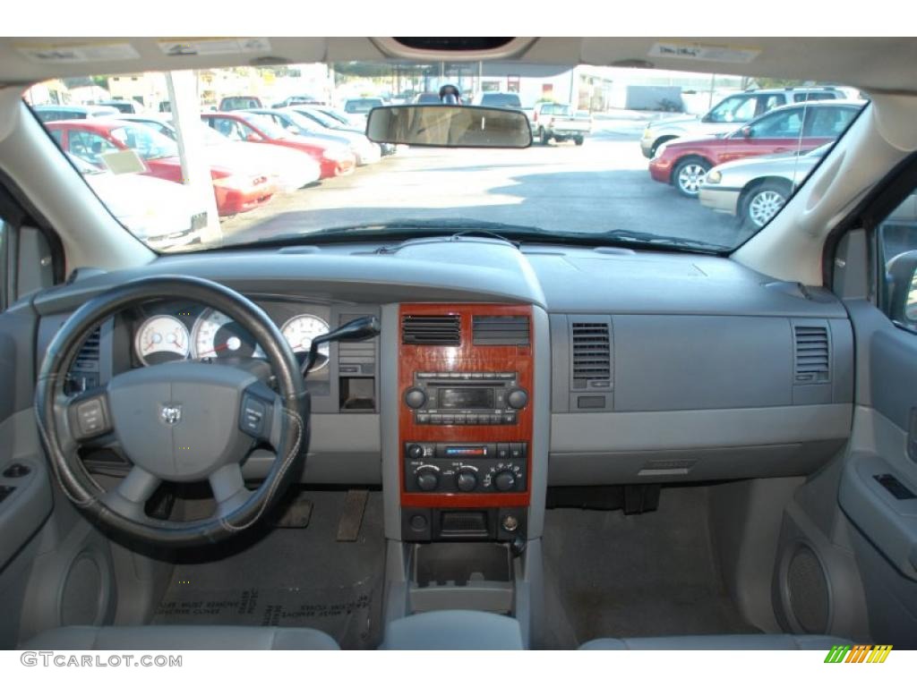 2005 Dodge Durango SLT Medium Slate Gray Dashboard Photo #39427726