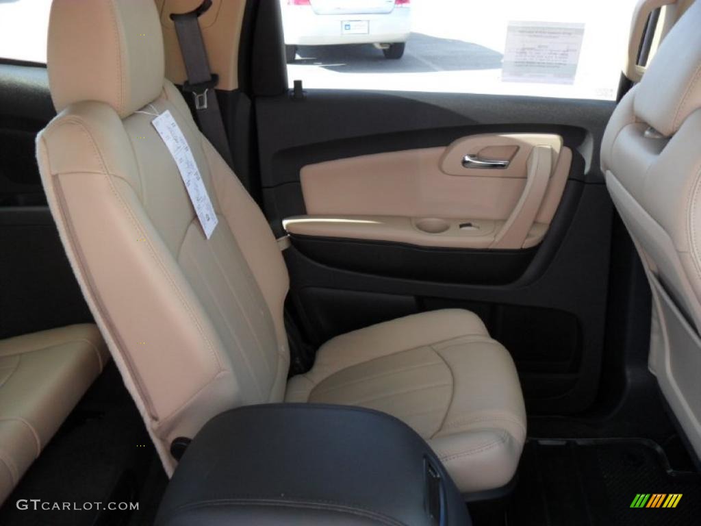 Cashmere/Ebony Interior 2011 Chevrolet Traverse LTZ Photo #39427816