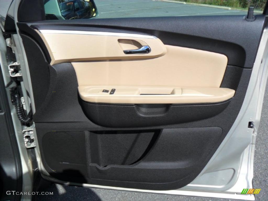 2011 Chevrolet Traverse LTZ Cashmere/Ebony Door Panel Photo #39427874