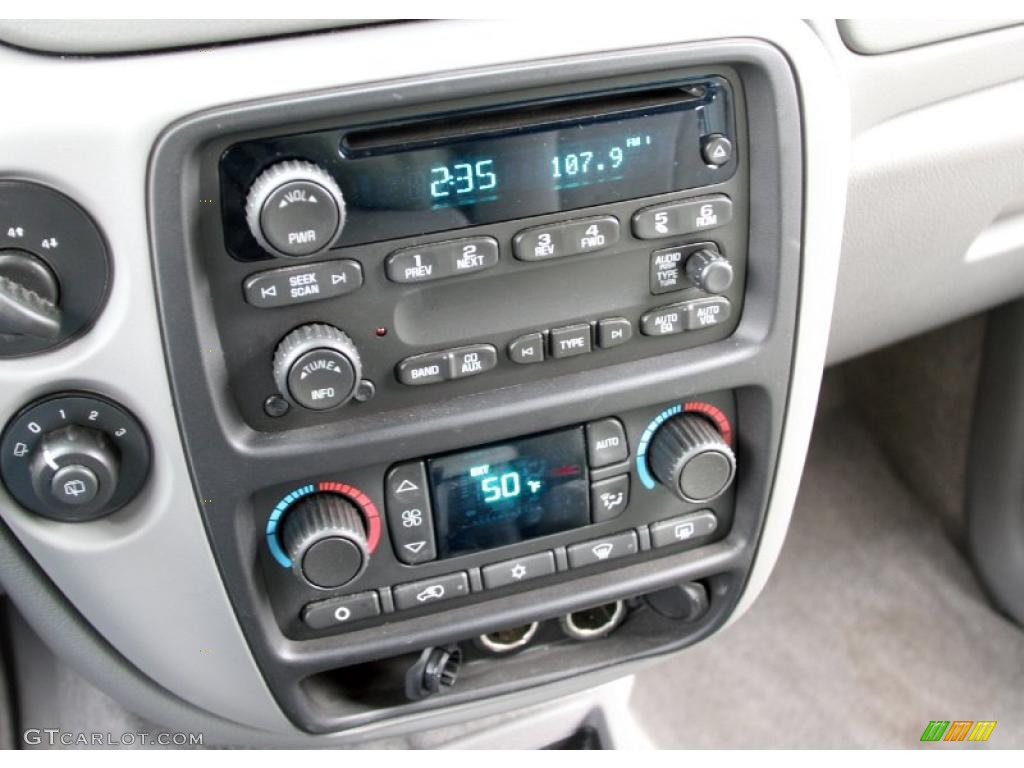 2006 Chevrolet TrailBlazer LS 4x4 Controls Photo #39428006