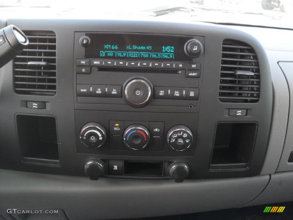 2011 Chevrolet Silverado 1500 LS Crew Cab Controls Photo #39428146