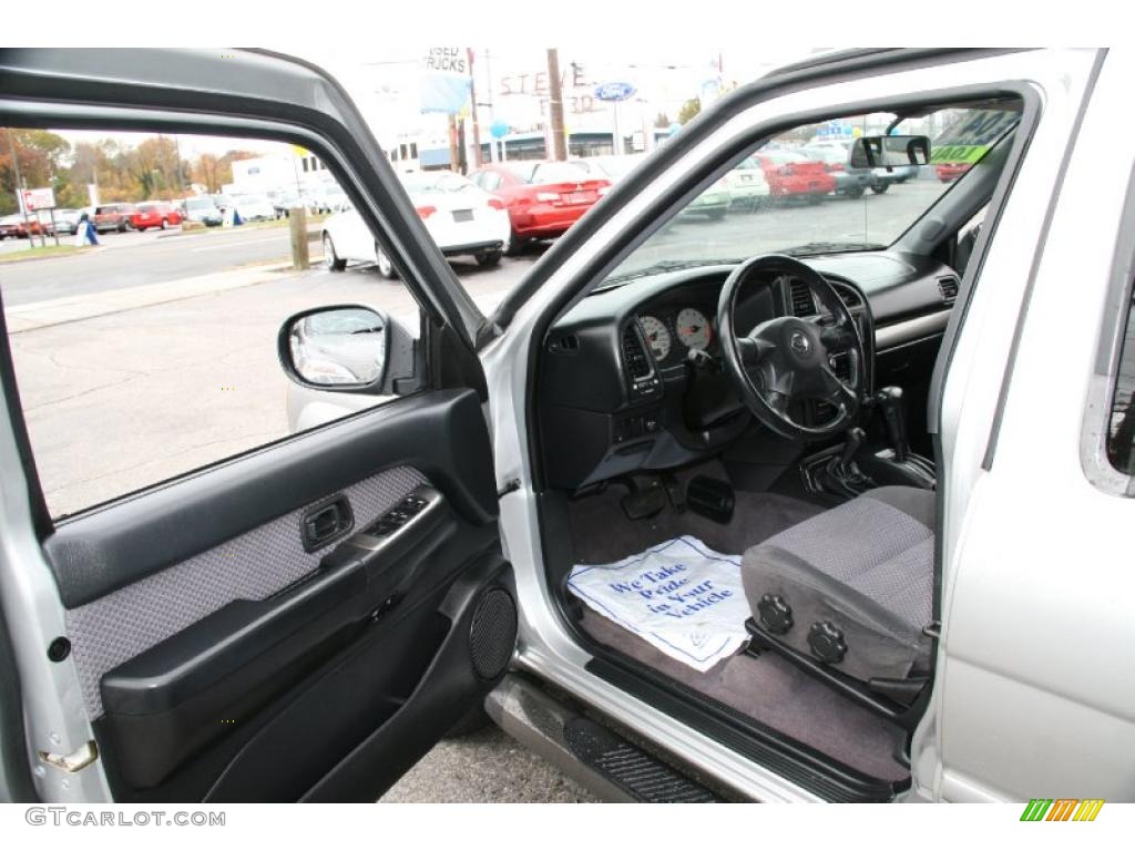 Charcoal Interior 2004 Nissan Pathfinder SE 4x4 Photo #39428230