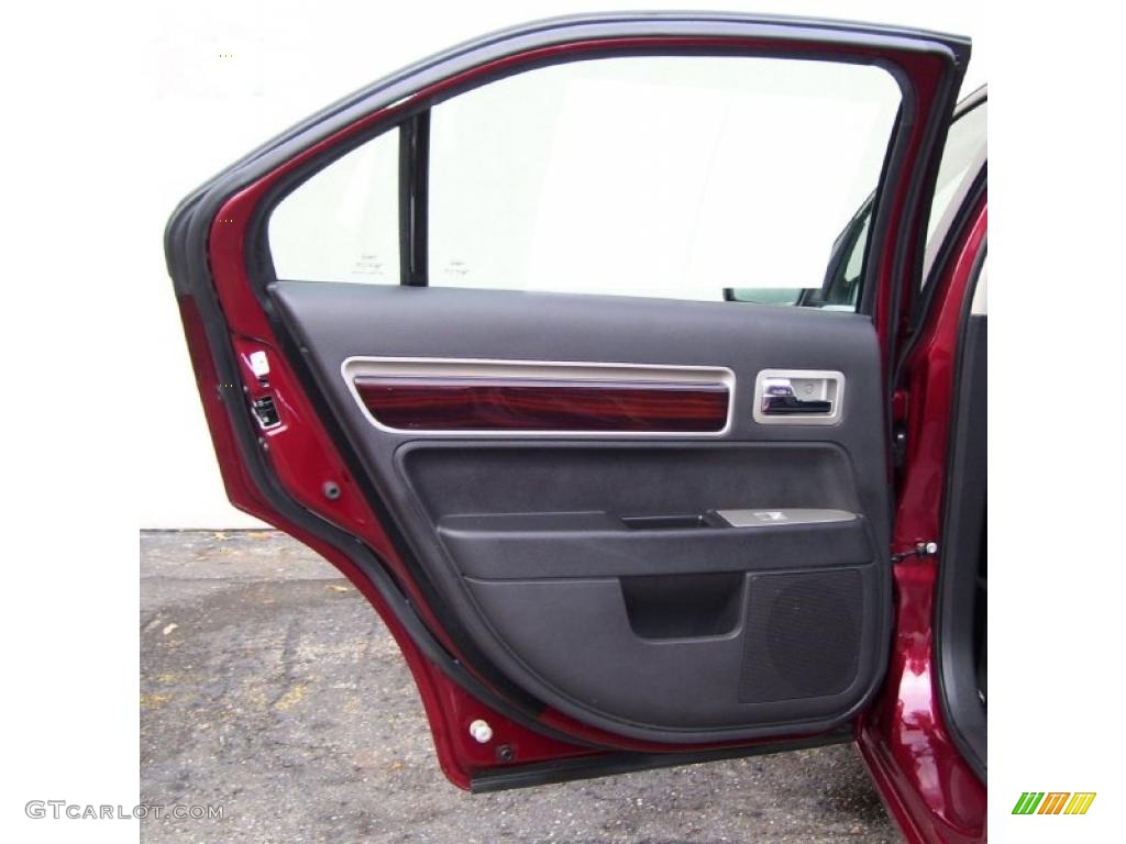 2007 Lincoln MKZ Sedan Dark Charcoal Door Panel Photo #39428610