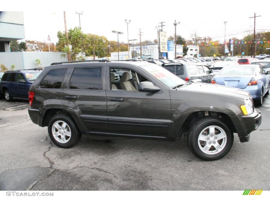 Dark Khaki Pearl 2005 Jeep Grand Cherokee Laredo 4x4 Exterior Photo #39428898