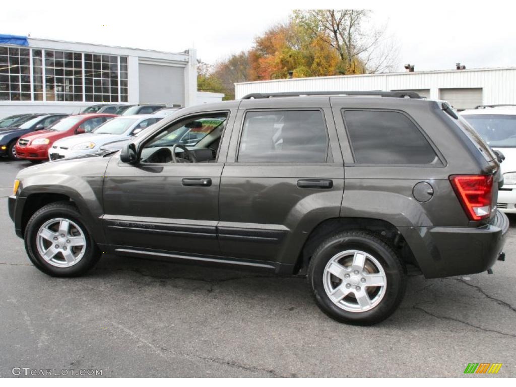 Dark Khaki Pearl 2005 Jeep Grand Cherokee Laredo 4x4 Exterior Photo #39428982