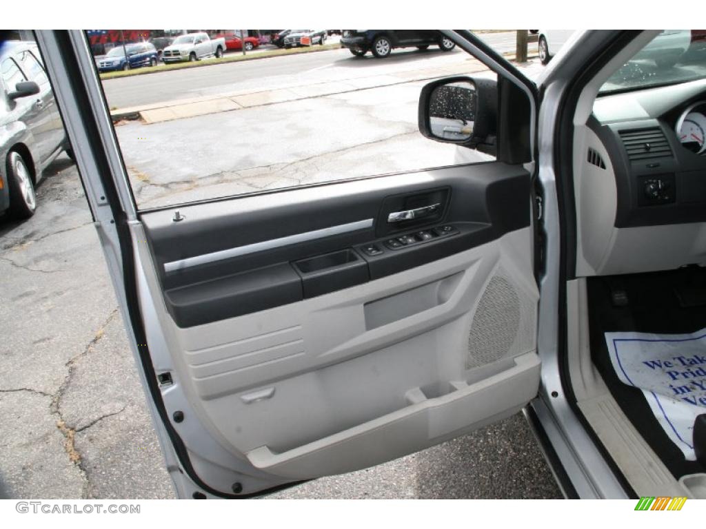 2008 Dodge Grand Caravan SXT Dark Slate/Light Shale Door Panel Photo #39429650