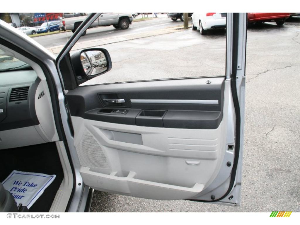 2008 Dodge Grand Caravan SXT Dark Slate/Light Shale Door Panel Photo #39429662