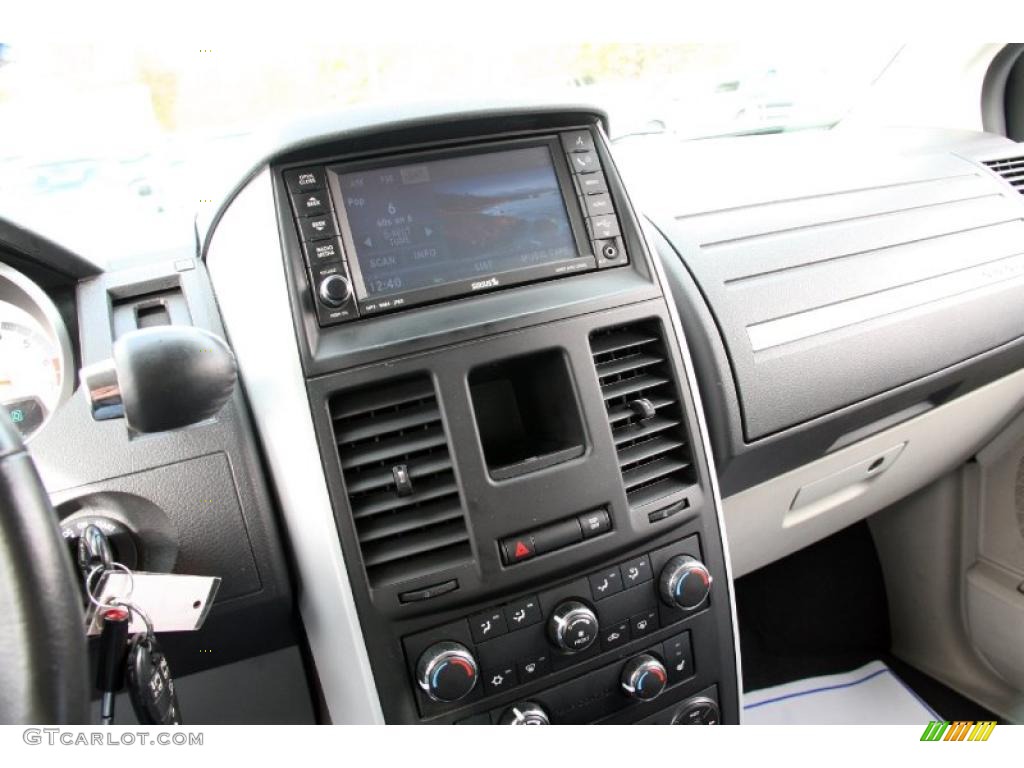 2008 Dodge Grand Caravan SXT Controls Photo #39429738