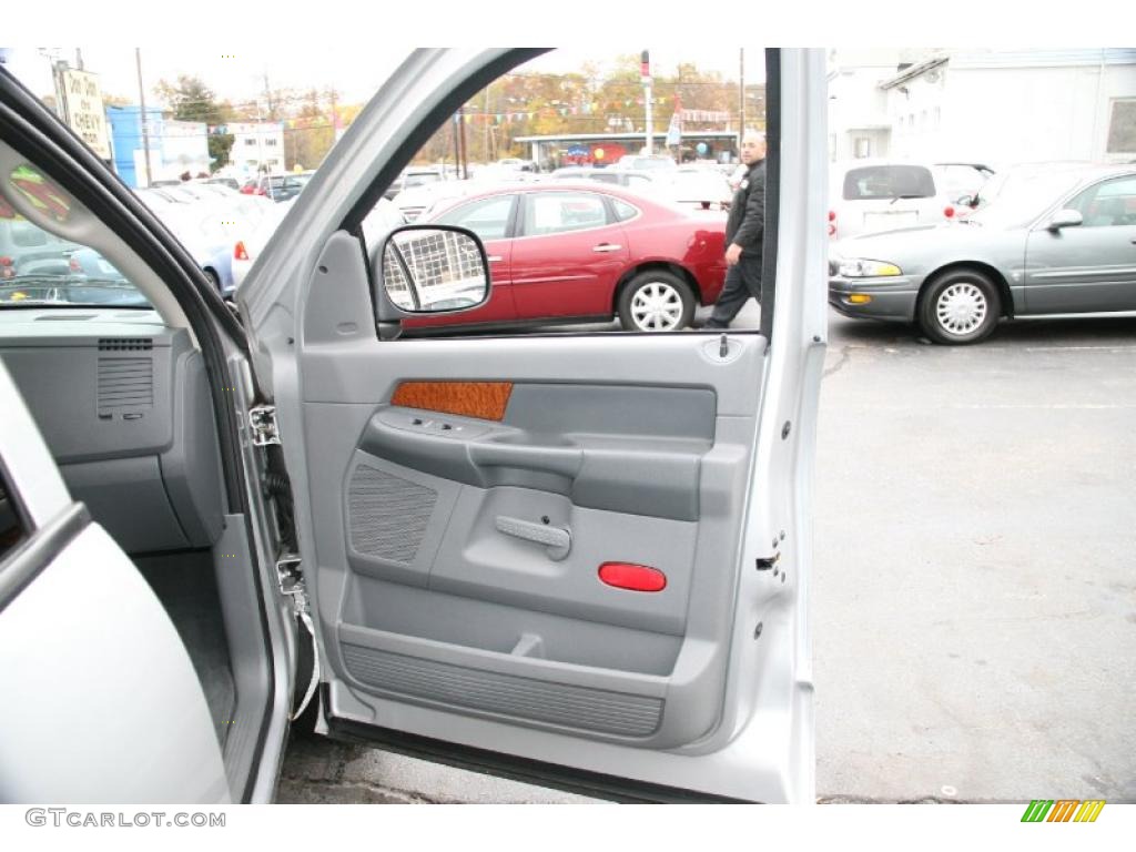 2006 Dodge Ram 1500 SLT Mega Cab Medium Slate Gray Door Panel Photo #39429978