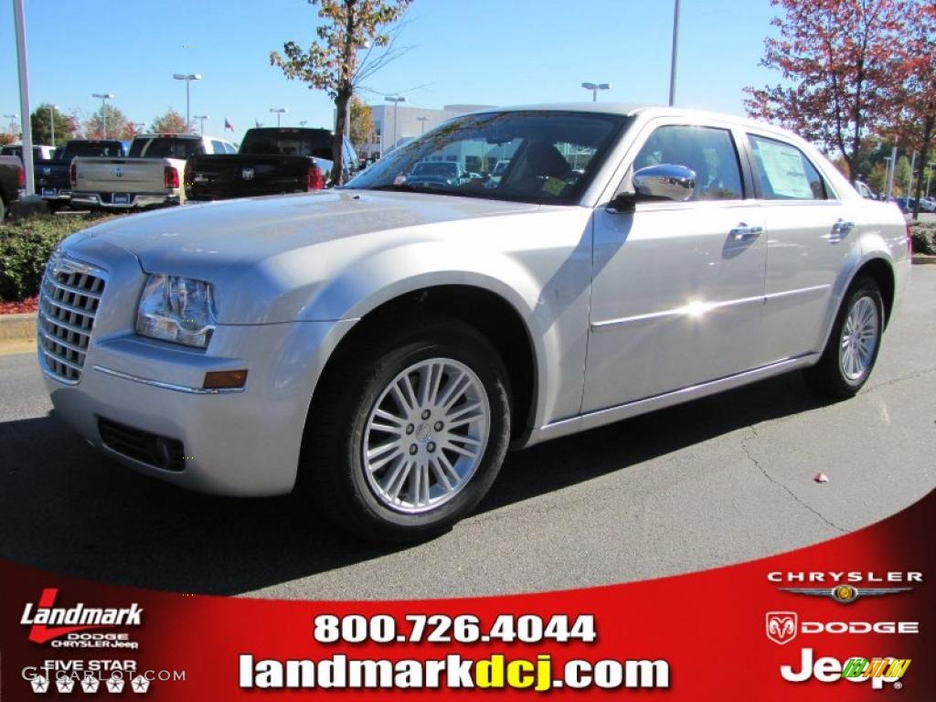 Bright Silver Metallic Chrysler 300