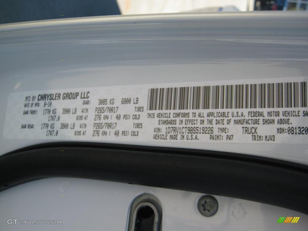 2011 Ram 1500 SLT Crew Cab 4x4 - Bright White / Dark Slate Gray/Medium Graystone photo #27