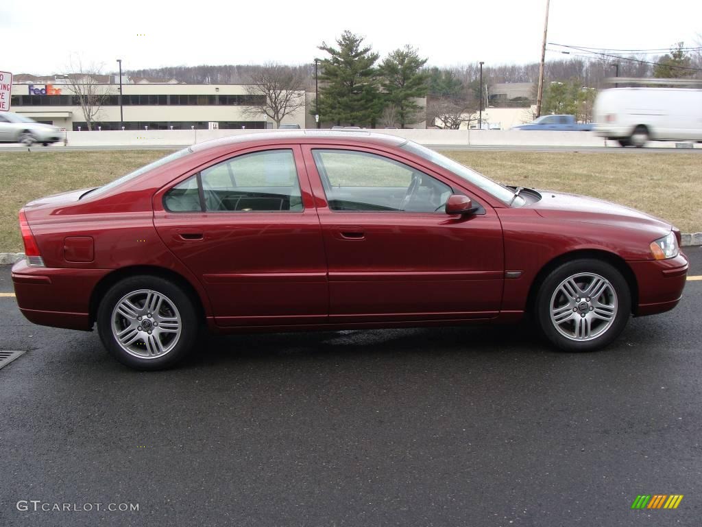 2005 S60 2.5T - Ruby Red Metallic / Taupe/Light Taupe photo #4