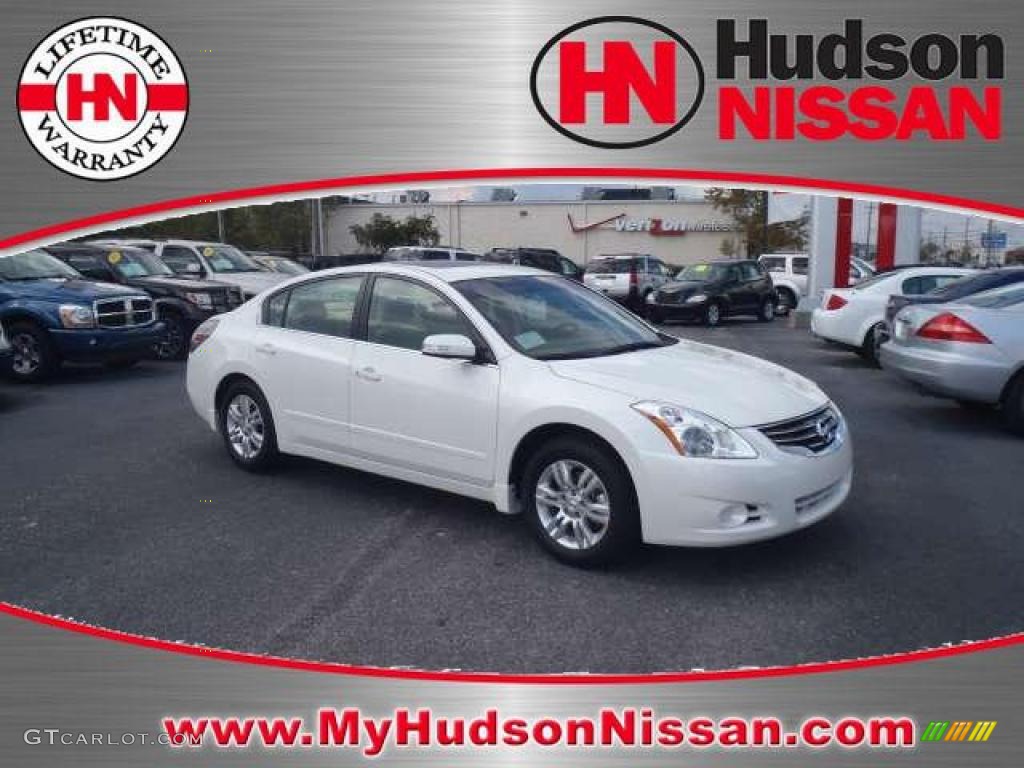 Winter Frost White Nissan Altima