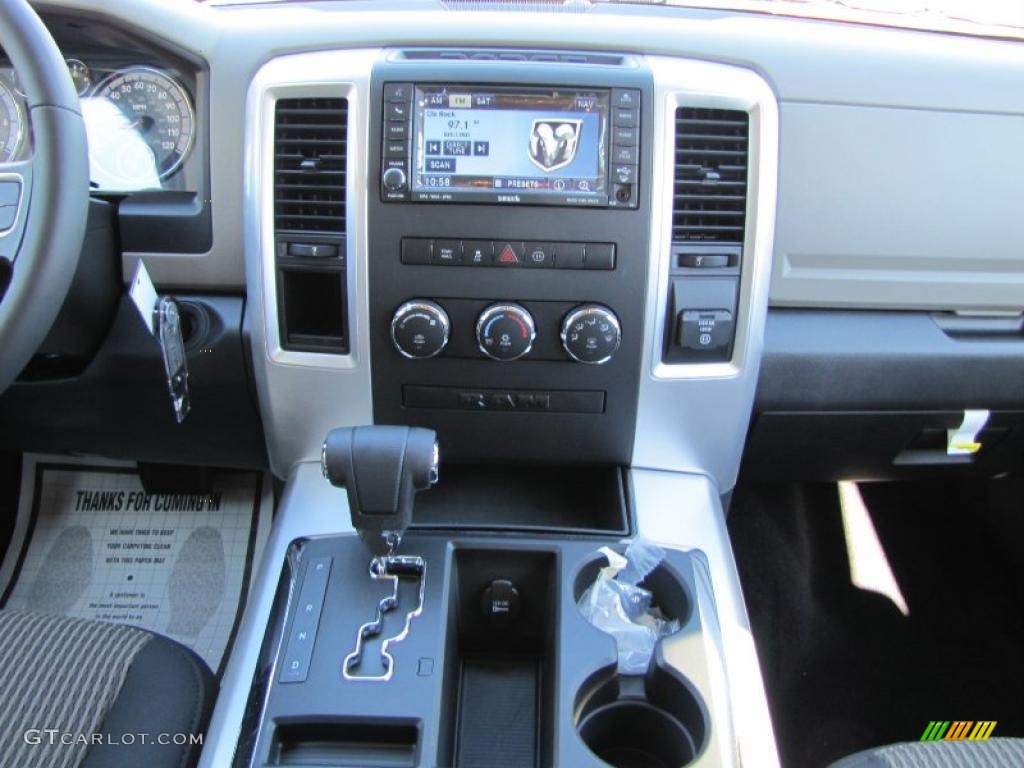 2011 Ram 1500 Big Horn Crew Cab - Flame Red / Dark Slate Gray/Medium Graystone photo #11