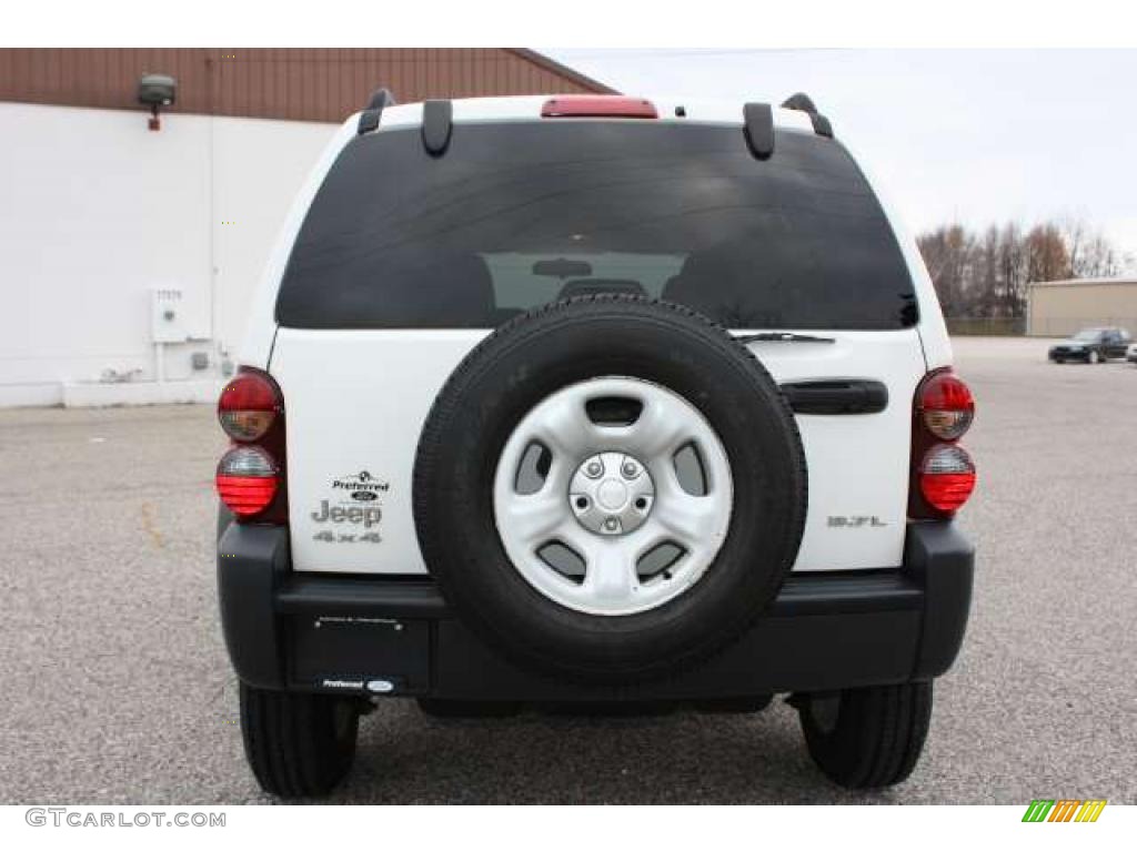 2006 Liberty Sport 4x4 - Stone White / Medium Slate Gray photo #4