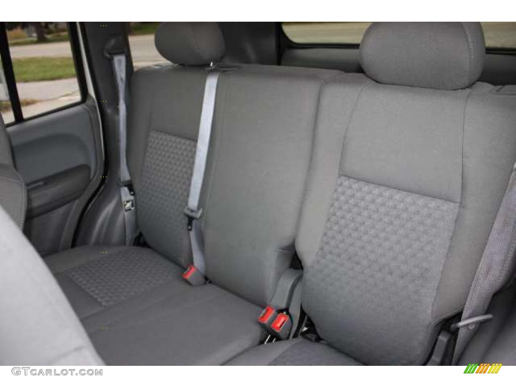 2006 Liberty Sport 4x4 - Stone White / Medium Slate Gray photo #17