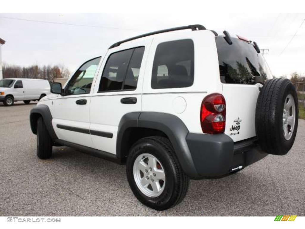 2006 Liberty Sport 4x4 - Stone White / Medium Slate Gray photo #21