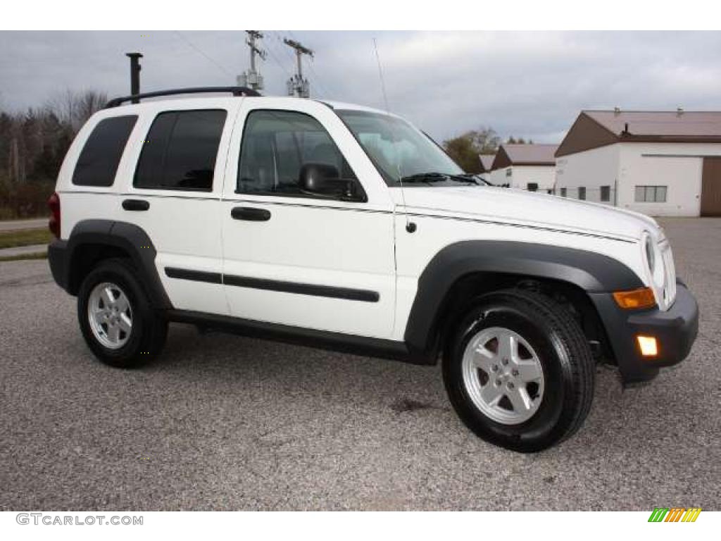 2006 Liberty Sport 4x4 - Stone White / Medium Slate Gray photo #23