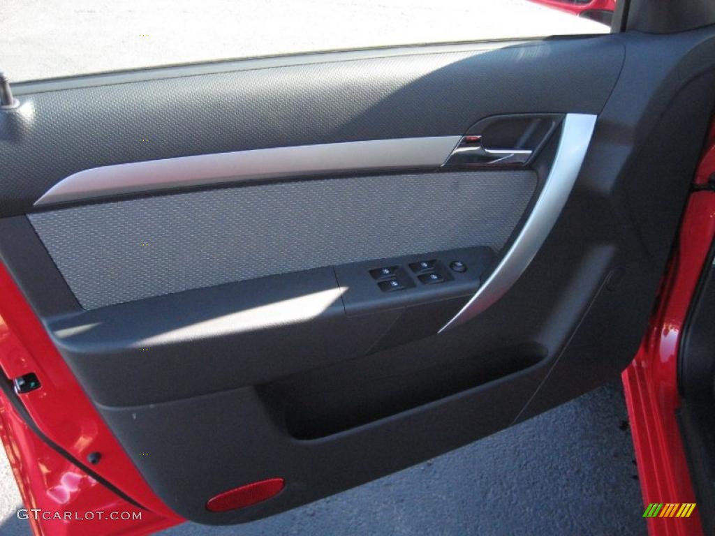 2011 Chevrolet Aveo Aveo5 LT Charcoal Door Panel Photo #39436646