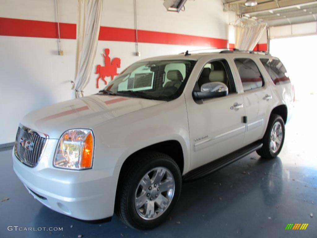 White Diamond Tintcoat GMC Yukon