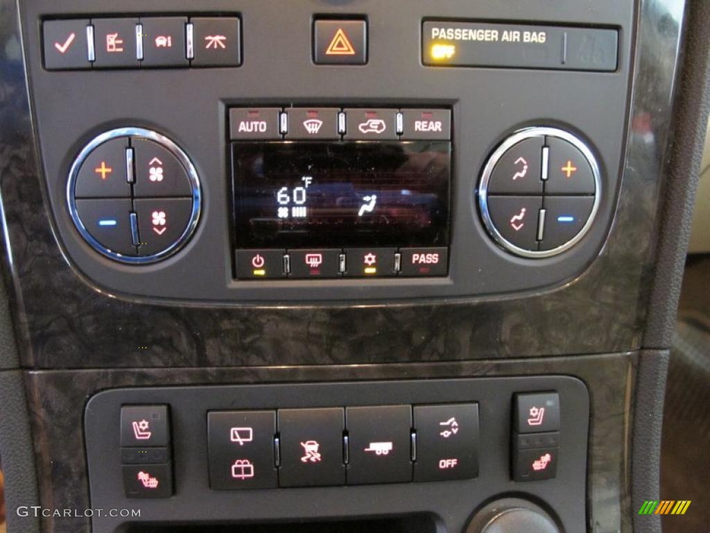 2011 GMC Acadia Denali Controls Photo #39439166