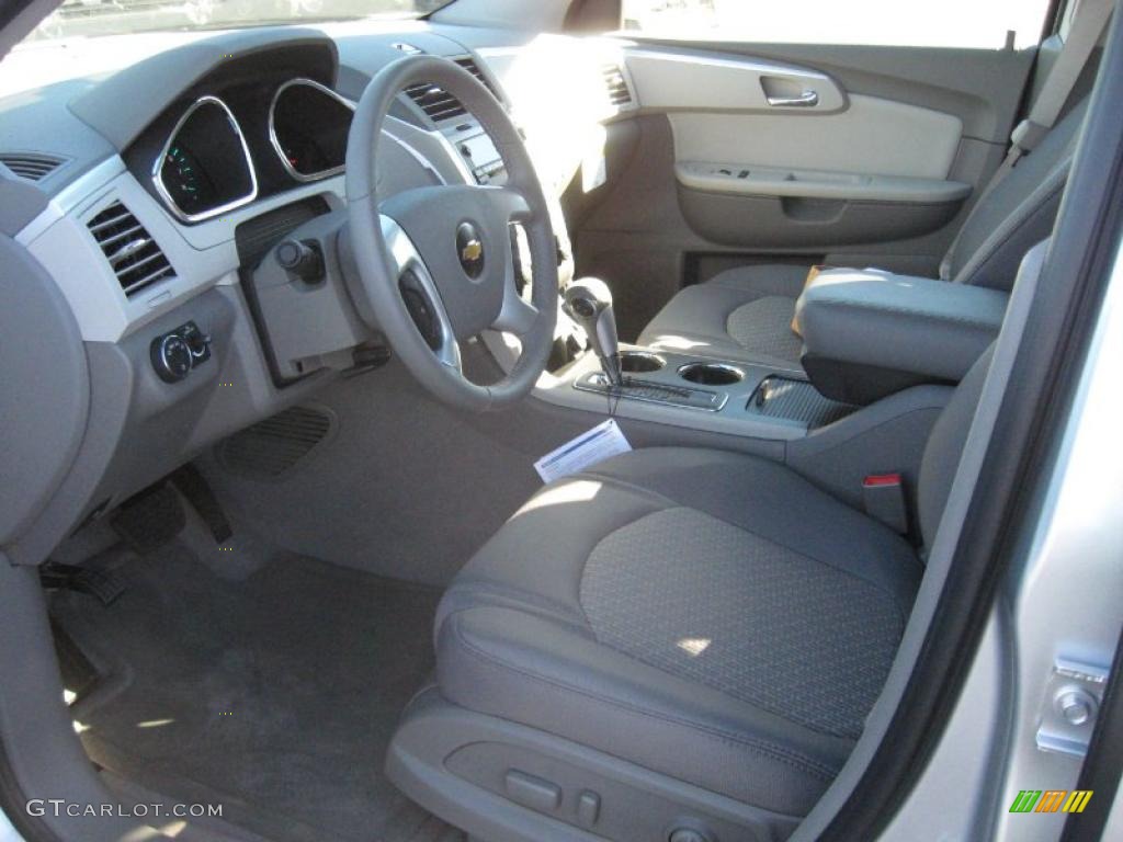 2011 Traverse LT - Silver Ice Metallic / Dark Gray/Light Gray photo #9