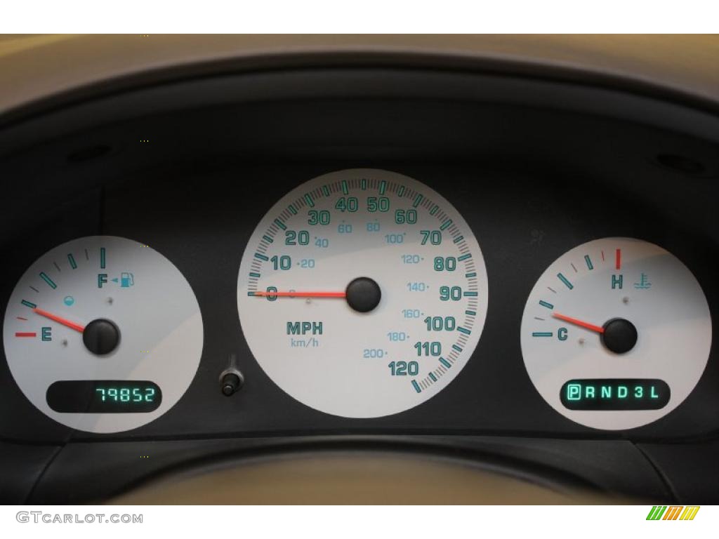 2002 Chrysler Voyager eC Gauges Photo #39443126