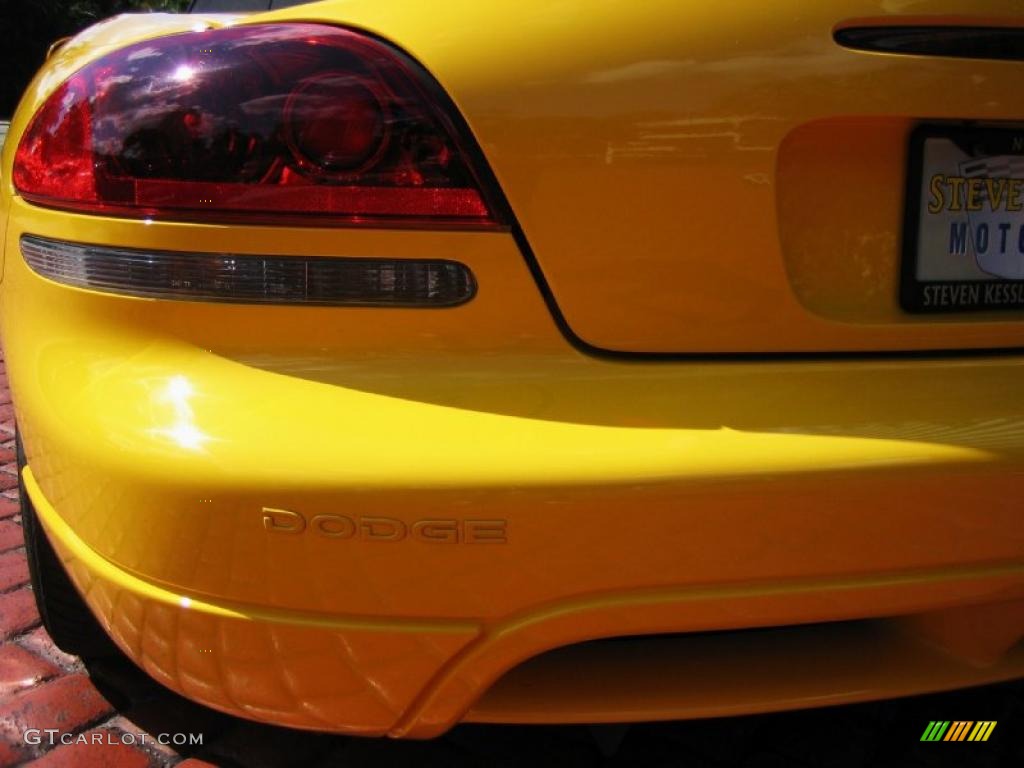 2005 Viper SRT-10 - Viper Race Yellow / Black photo #11