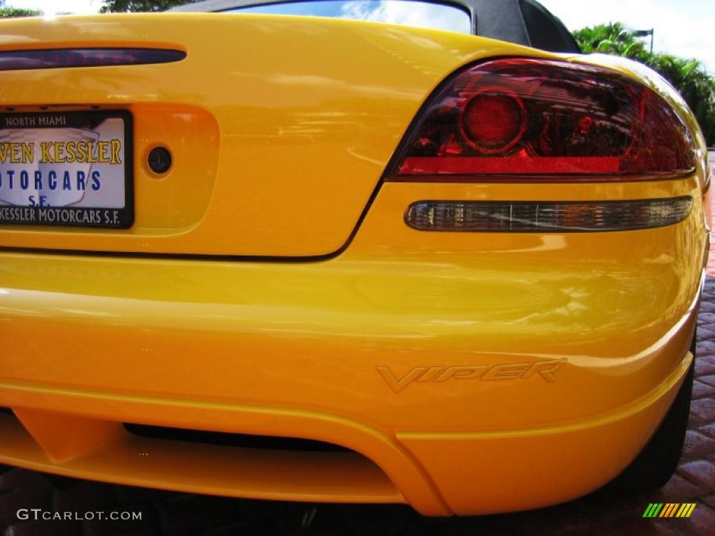 2005 Viper SRT-10 - Viper Race Yellow / Black photo #12