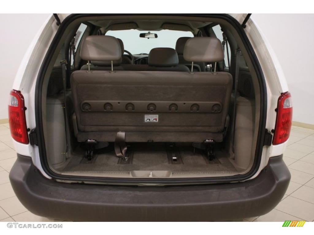2002 Chrysler Voyager eC Trunk Photo #39443250