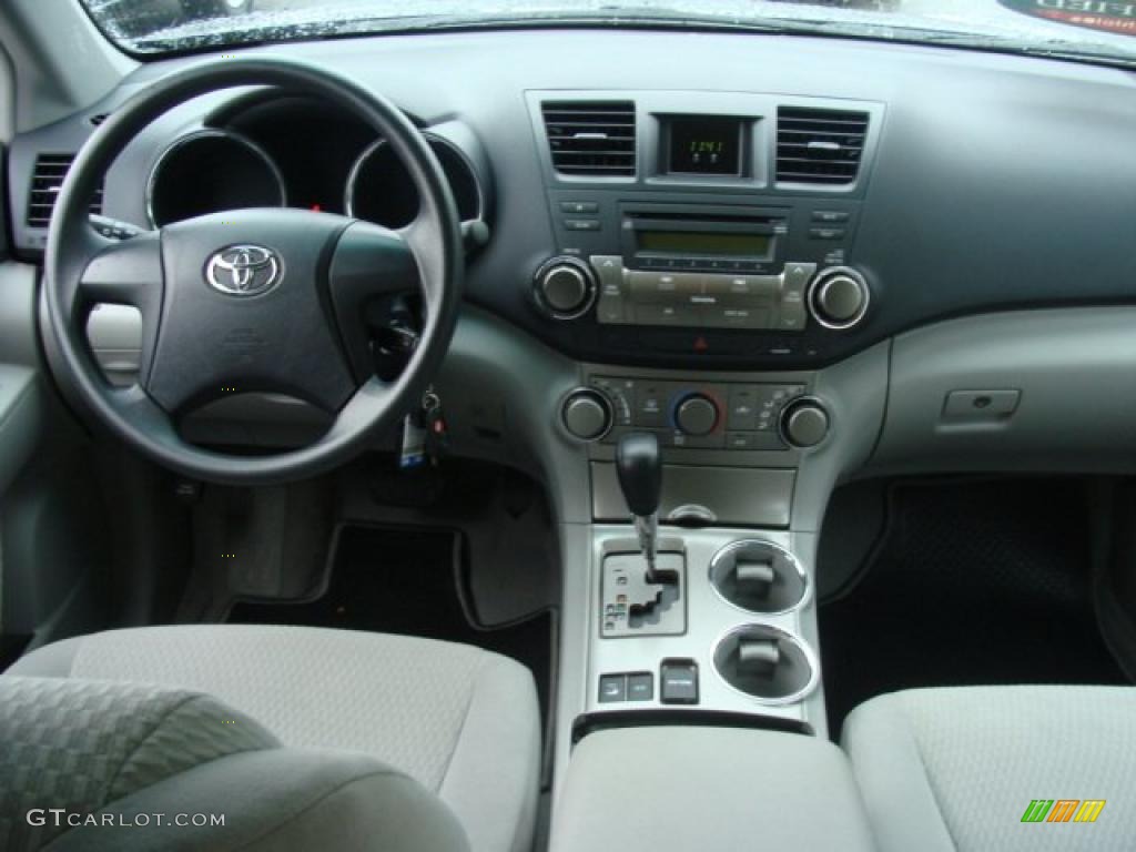 2010 Toyota Highlander V6 4WD Ash Dashboard Photo #39444058