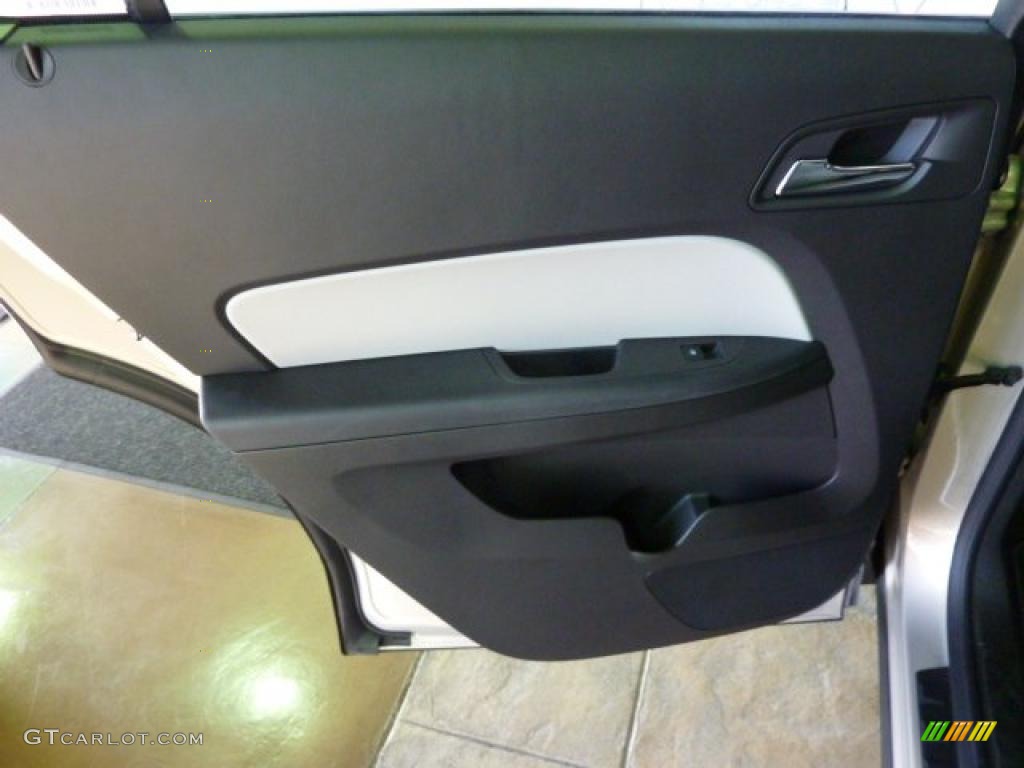 2011 Equinox LS - Gold Mist Metallic / Light Titanium/Jet Black photo #16