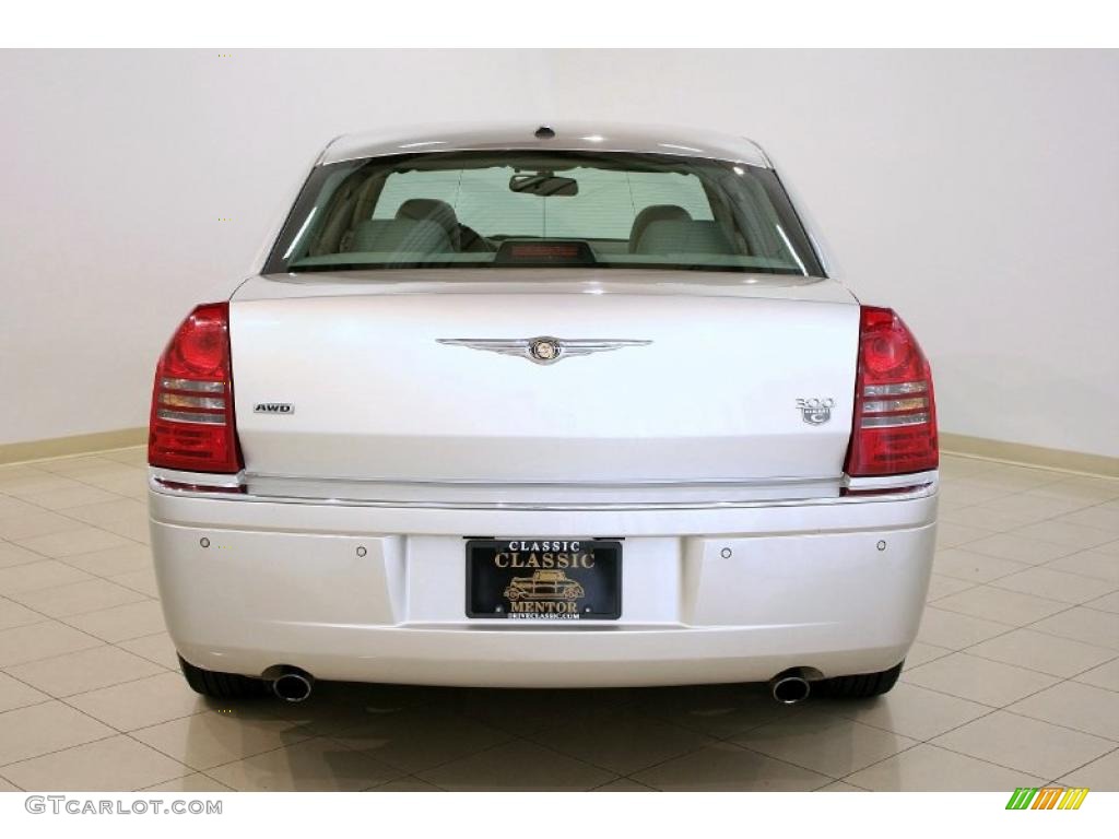 2006 300 C HEMI AWD - Bright Silver Metallic / Dark Slate Gray/Light Slate Gray photo #6