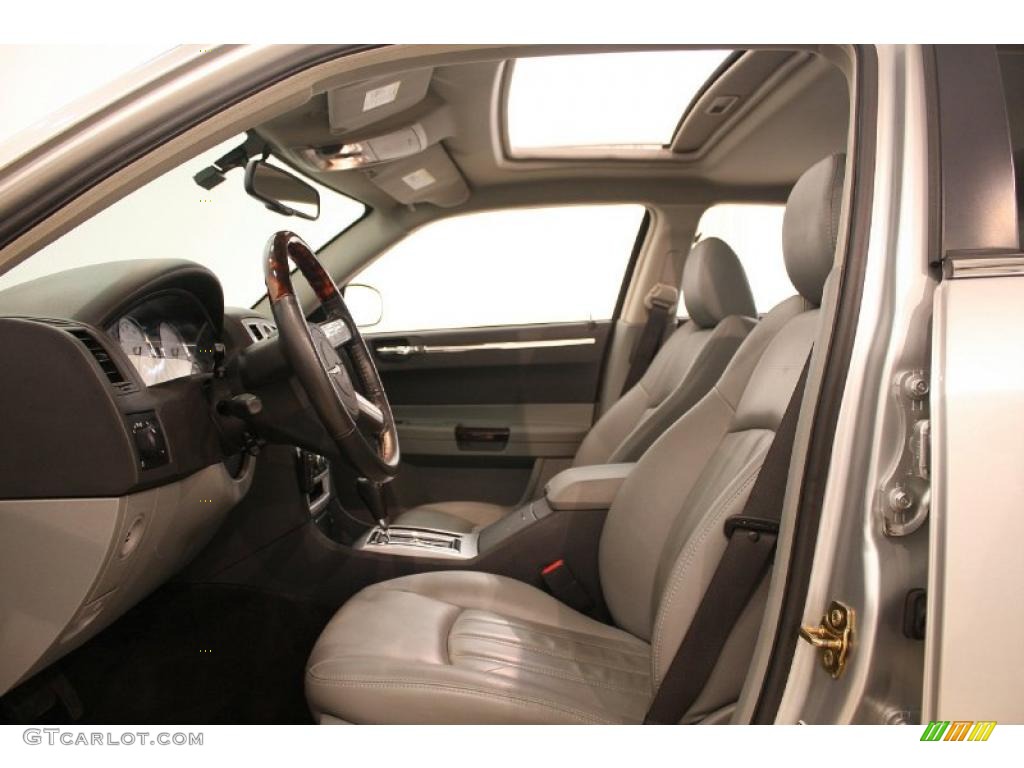 2006 300 C HEMI AWD - Bright Silver Metallic / Dark Slate Gray/Light Slate Gray photo #9