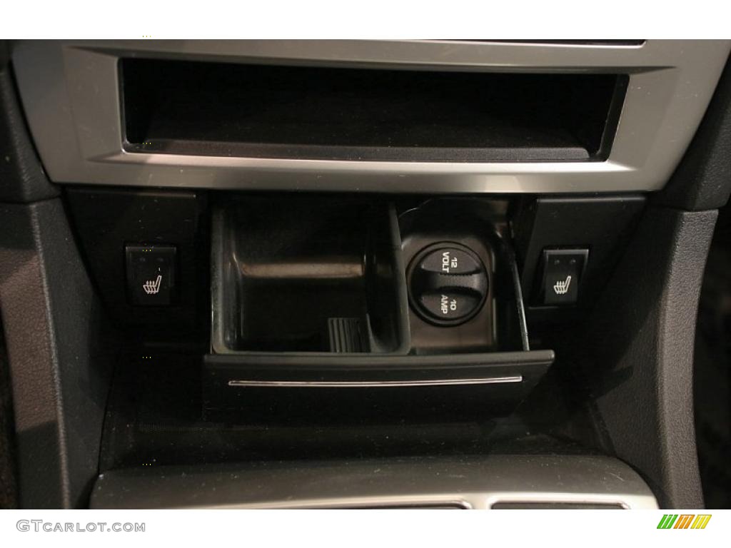 2006 300 C HEMI AWD - Bright Silver Metallic / Dark Slate Gray/Light Slate Gray photo #17